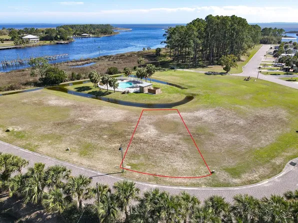 287 Gar Wood Lndg, Carrabelle, FL 32322