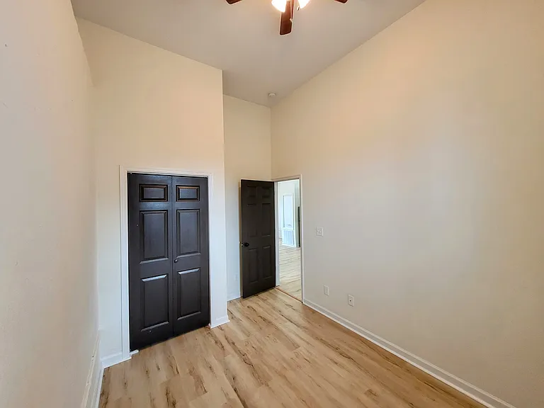 828 Campbell St — Photo 27