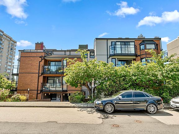4th image of 1340 Duchess Ave #403