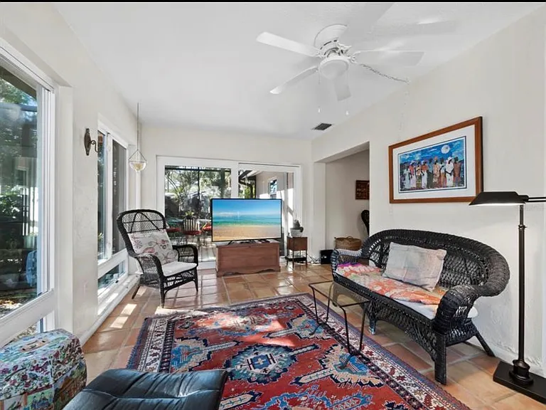 1642 Catalonia Ln — Photo 11