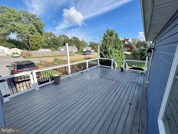 3rd image of 93 Berrymans Ln