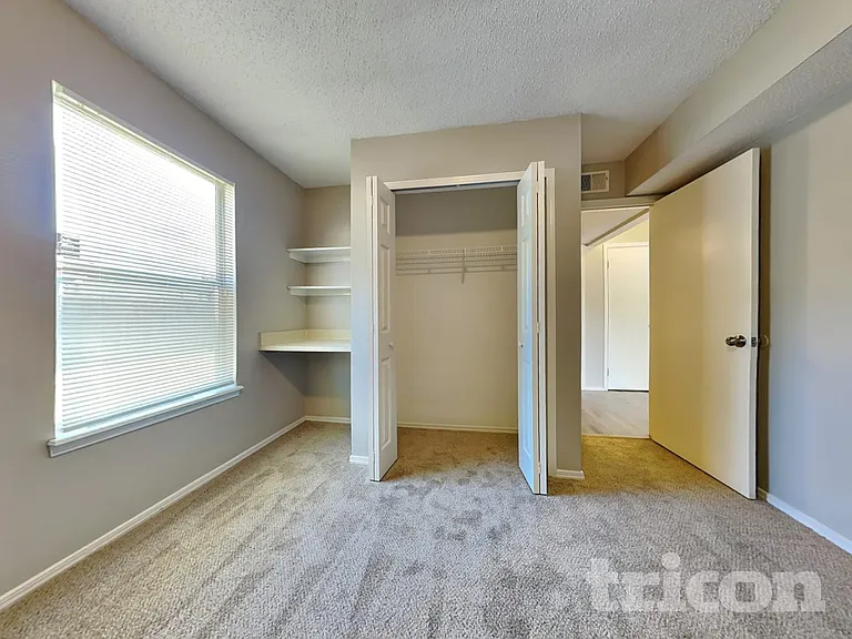 606 Radnor Ln — Photo 13