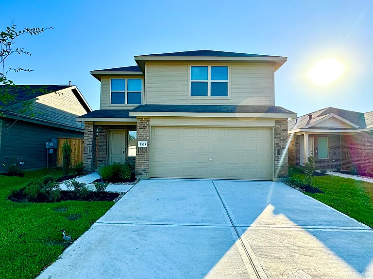 1553 San Sebastien Dr — Photo 2