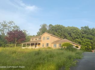 134 Pine Grove Rd, Newfoundland, PA 18445