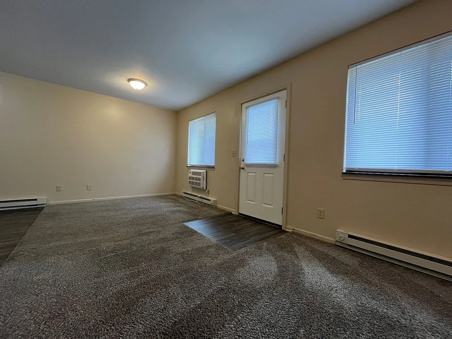 Pierceton 2 bed/2 Bath — Photo 2
