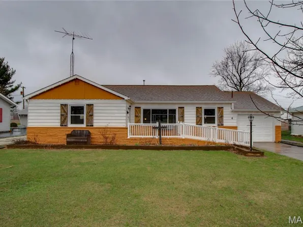 4 6th St, Carrollton, IL 62016