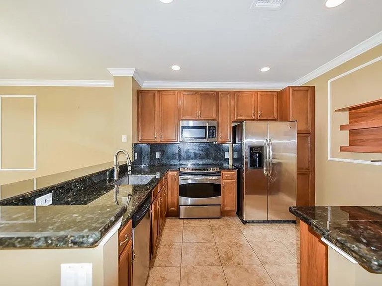 9687 Lago Dr — Photo 2