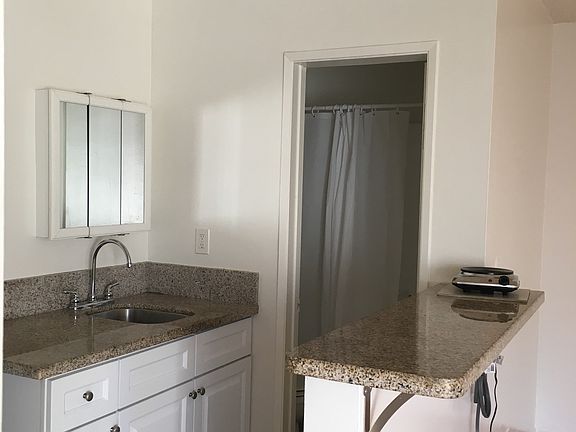 3rd image of 18555 Burbank Blvd APT 18