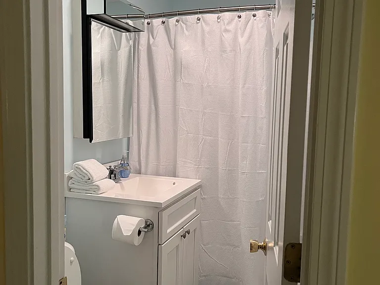 2nd floor bathroom