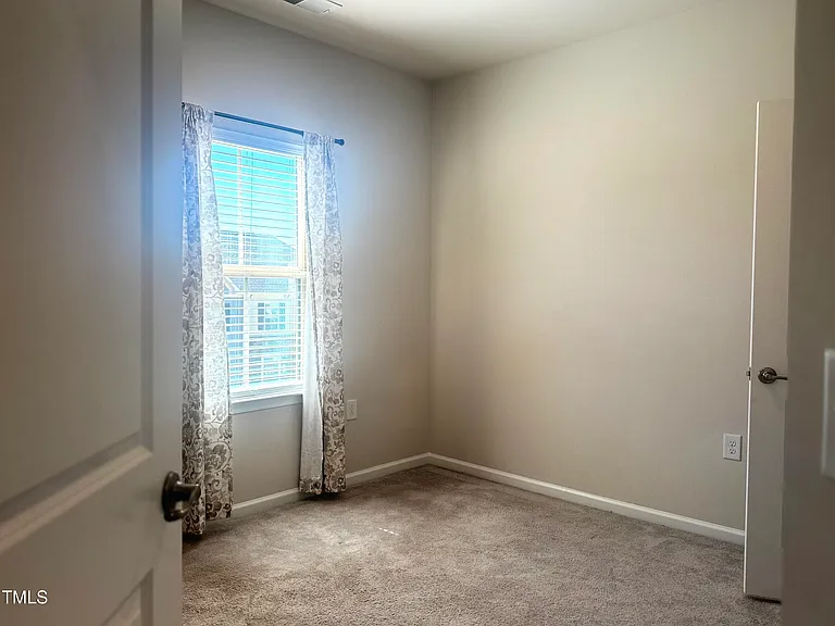 946 Channing Park Cir — Photo 44