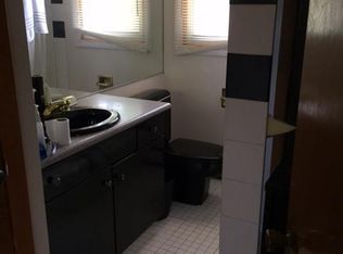 1050 Mammoth Rd #A, Manchester, NH 03104