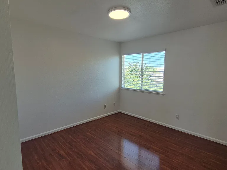 170 Bombay Cir — Photo 19