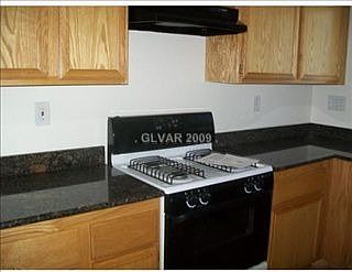 2nd image of 3971 Gold Glimmer St