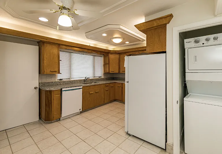 605 Crawford Ave — Photo 15