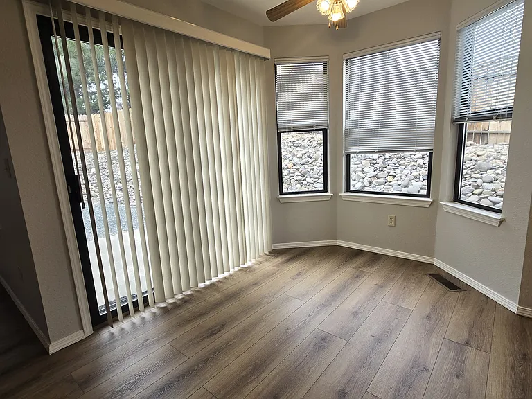 1005 Ridgeview Dr — Photo 7