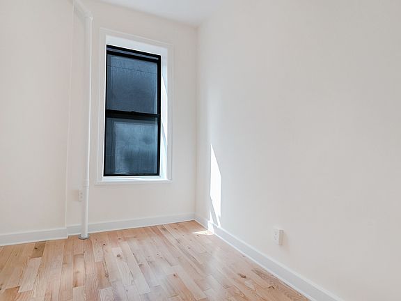 5th image of 1427 York Ave #4EE