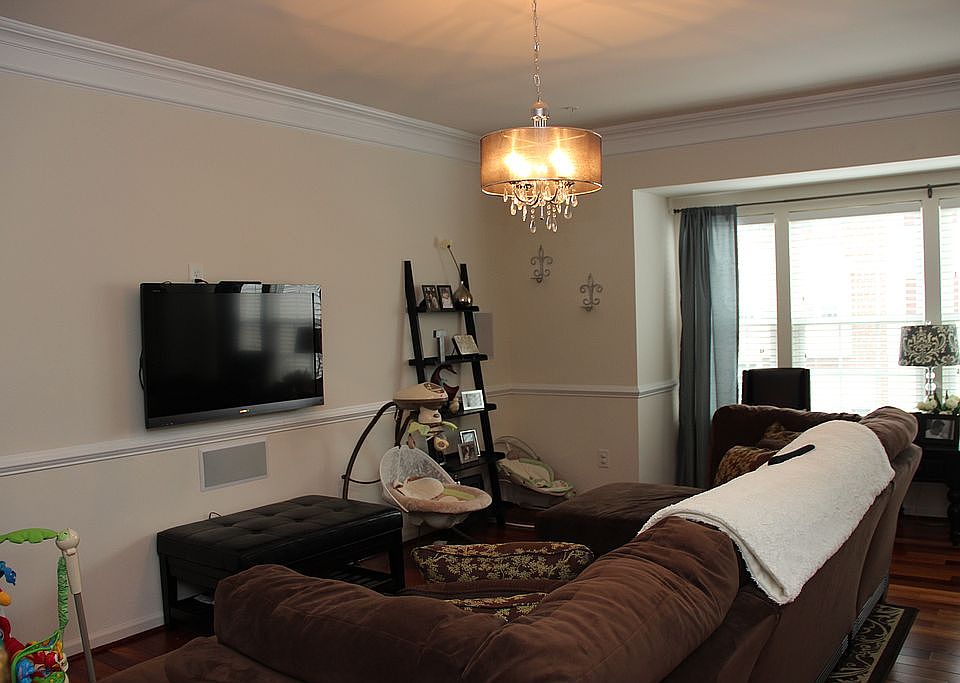 Family Room (furnished)