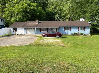 97 Sunset View Rd, Chapmanville, WV 25508
