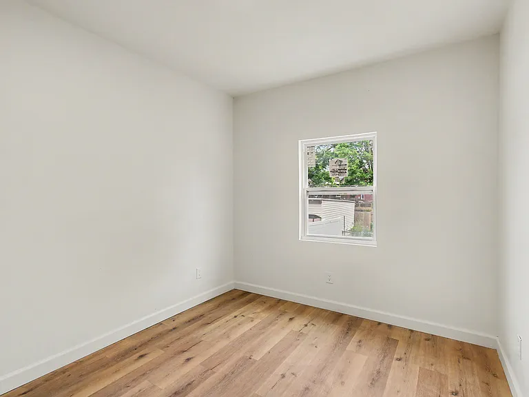 4416 S Grand Blvd — Photo 10
