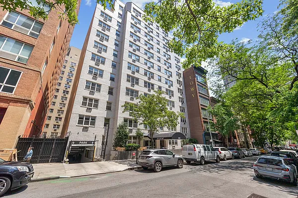 Rented by Oxford Property Group | media 49