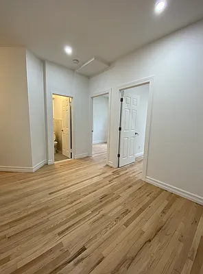 Rented by Current Real Estate Advisors | media 15