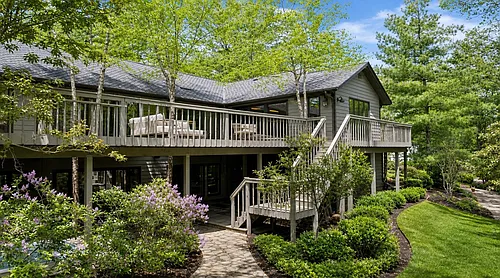 106 Oak Ridge Dr W Photo 1