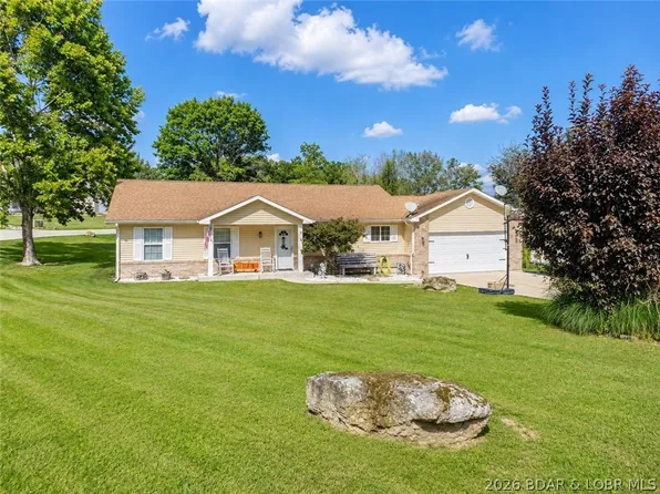5 Rayburn Dr, Kaiser, MO 65047