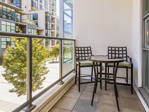 5th image of 435 China Basin St Unit 221