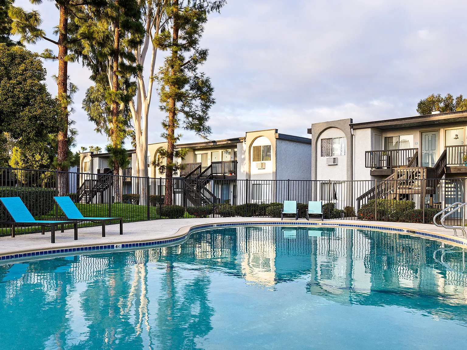 Park Apartments — Photo 2