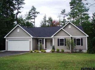 153 2nd Dyke Rd, Averill Park, NY 12018