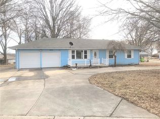 1905 Meadow Ct, Harrisonville, MO 64701