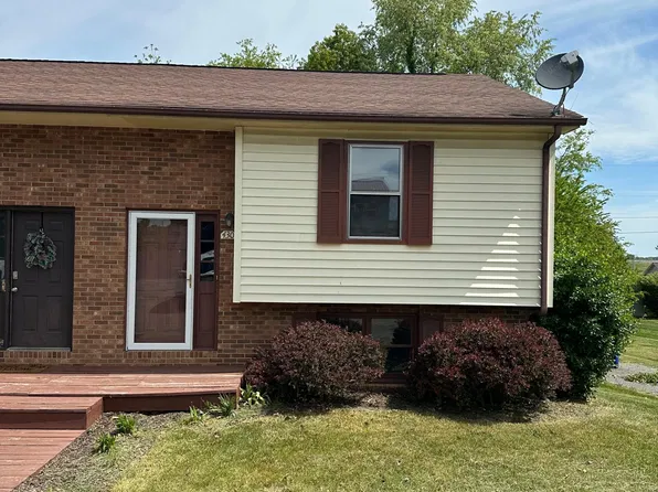 430 Warrior Dr, Christiansburg, VA 24073