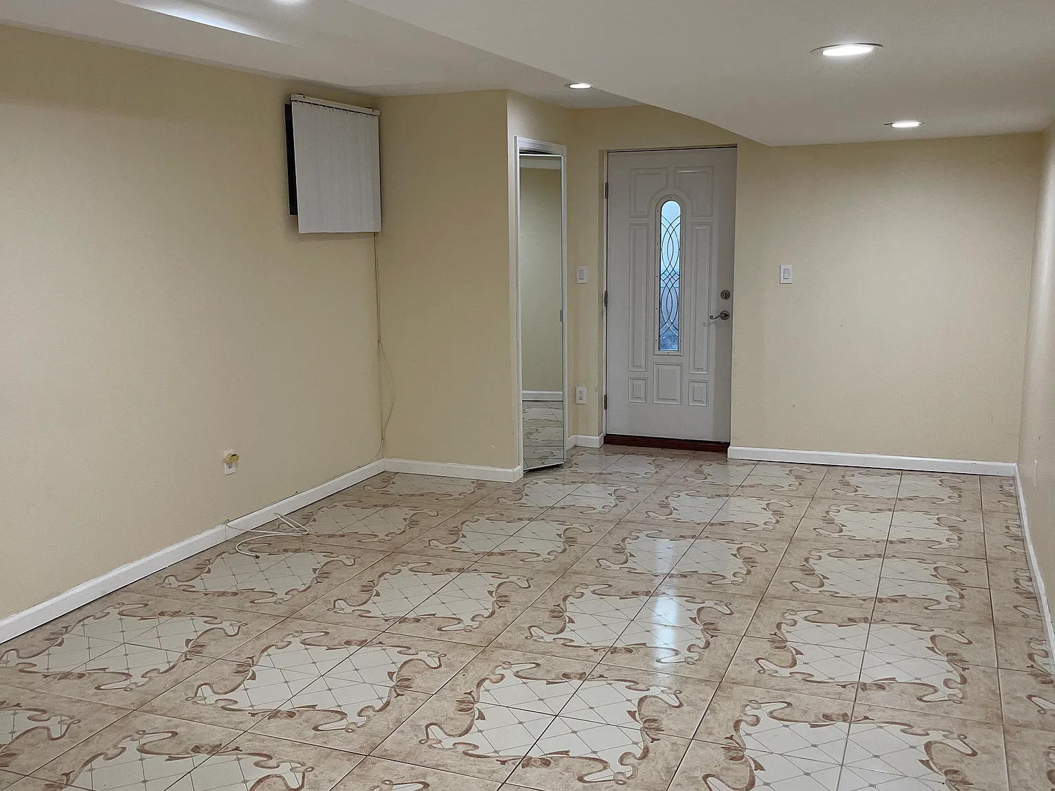 1 bed, 700 sqft, $1,900 — Photo 2