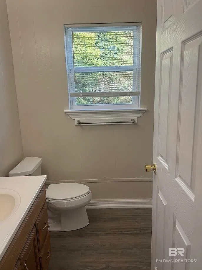1 bed, 1.0 bath, 786 sqft, $1,050 — Photo 3