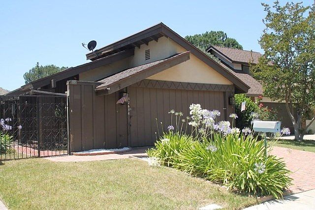 ON-THE-LAKE Location w/Courtyard Entry!