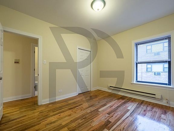 5th image of 622 W Cornelia Ave #622N1