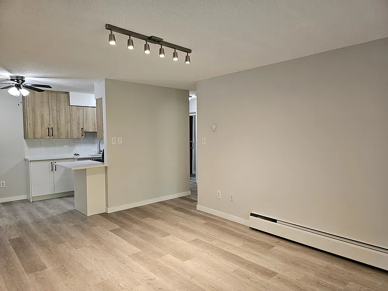 325 Ward St #303 — Photo 23