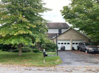 237 Ambler Ln, Falling Waters, WV 25419