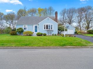 59 Greylock Rd, Bristol, RI 02809