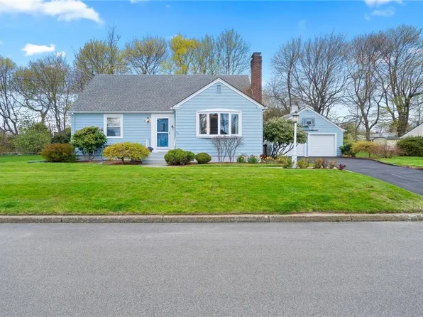 59 Greylock Rd, Bristol, RI 02809