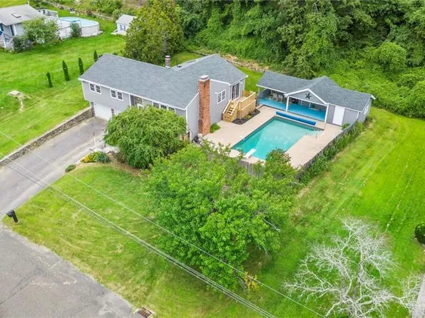 96 Algin Drive, Middlebury, CT 06762