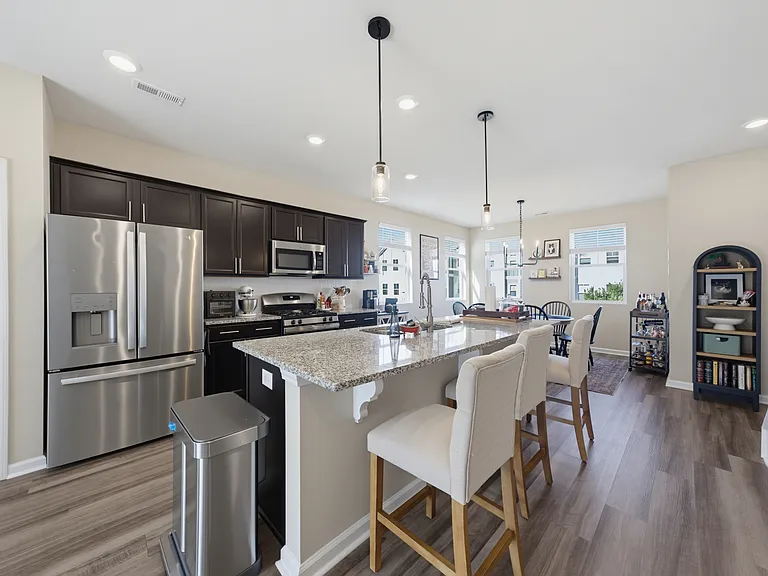 5933 Illuminate Ave — Photo 6