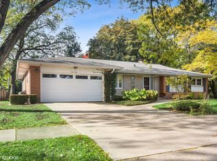 401 E Berkshire Ln, Mount Prospect, IL