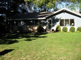 242 W Edgewood Cir, Elkhorn, WI 53121