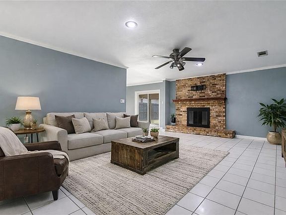 5th image of 309 Desoto Dr