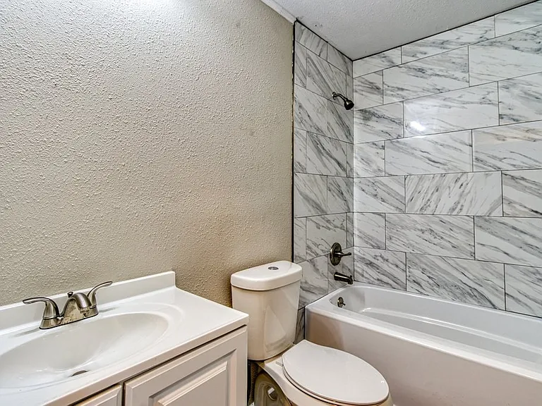 2211 Beech St — Photo 5