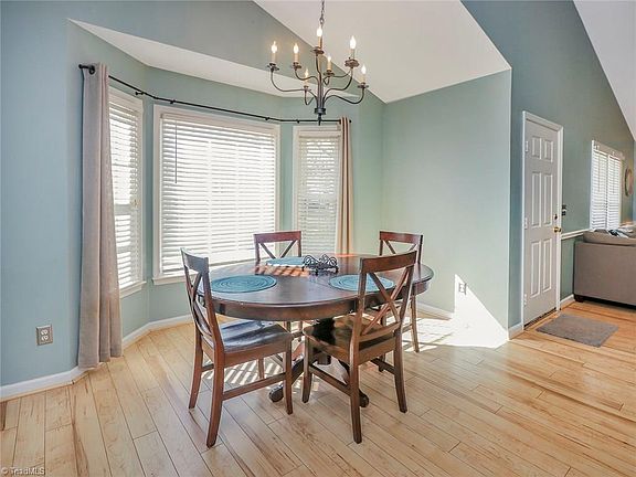 3rd image of 2409 Meadow Gate Dr