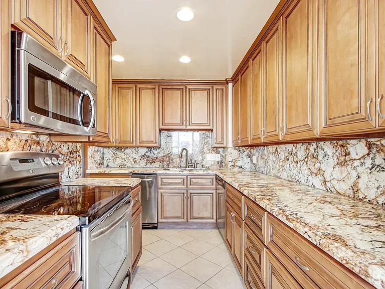 10433 Wilshire Blvd #1001 — Photo 8
