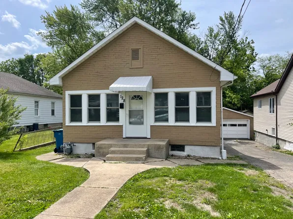 128 E 11th St, Peru, IL 61354