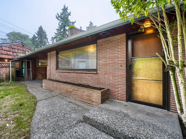 13229 Des Moines Memorial Dr S, Burien, WA 98168